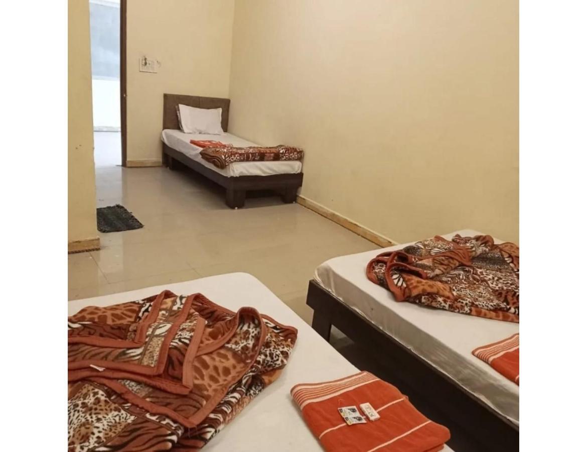 Hotel Mahakal Vishram, ウッジャイン エクステリア 写真