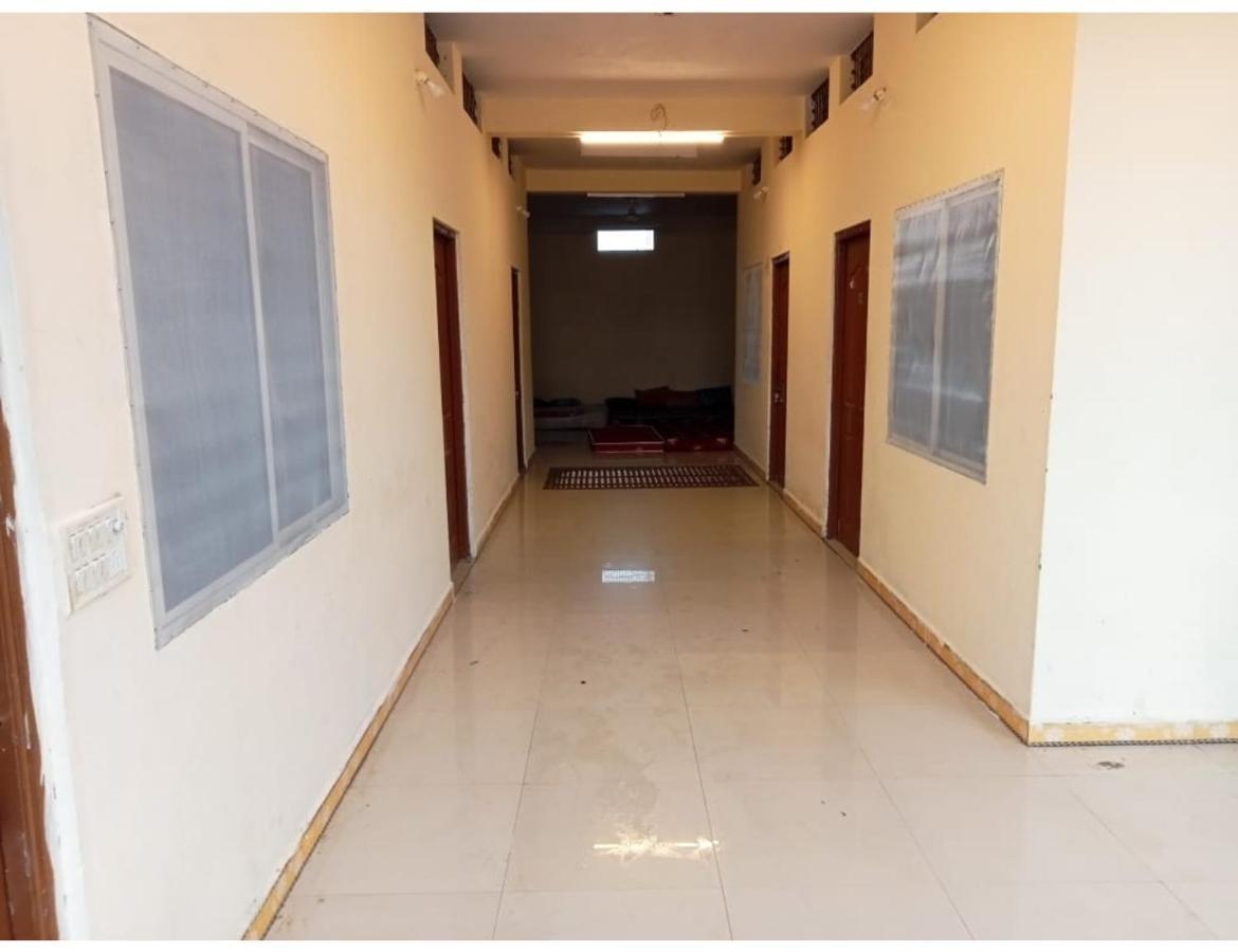 Hotel Mahakal Vishram, ウッジャイン エクステリア 写真