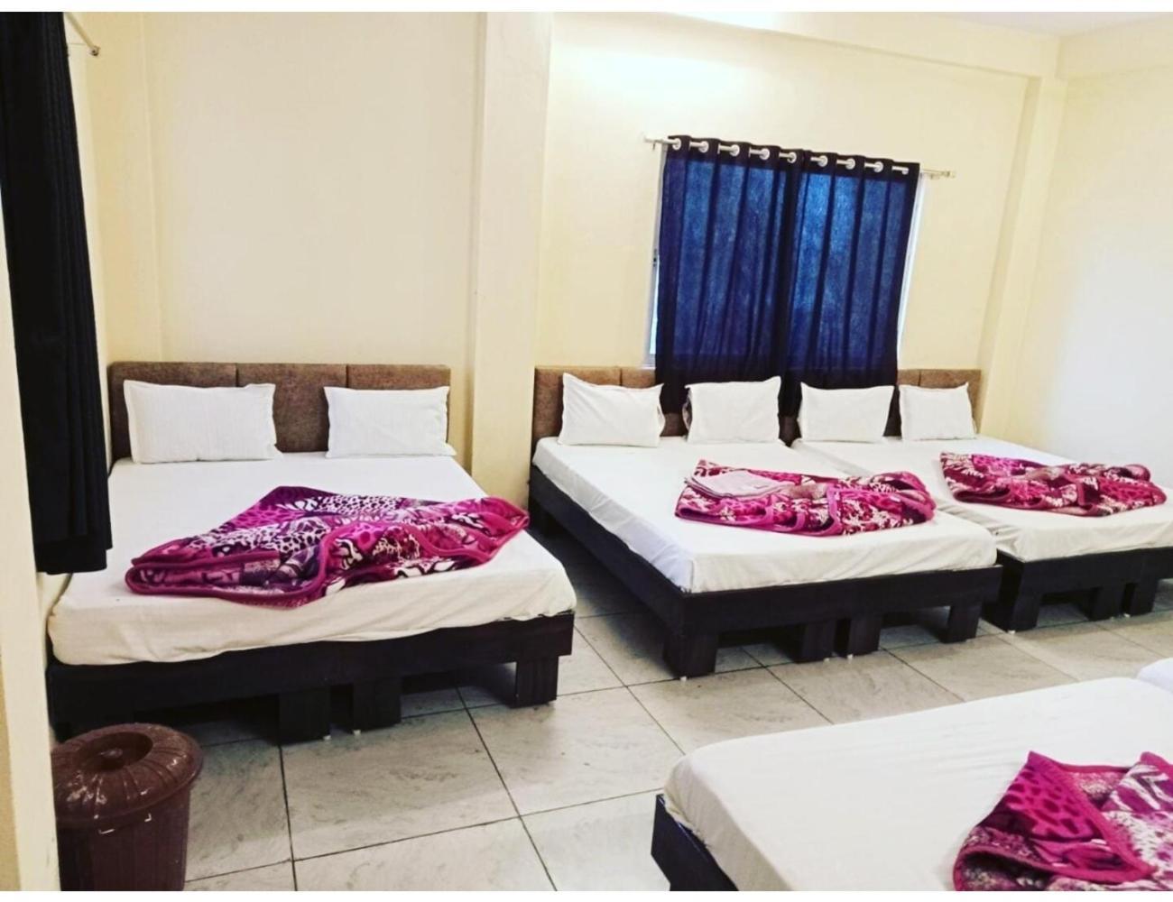 Hotel Mahakal Vishram, ウッジャイン エクステリア 写真