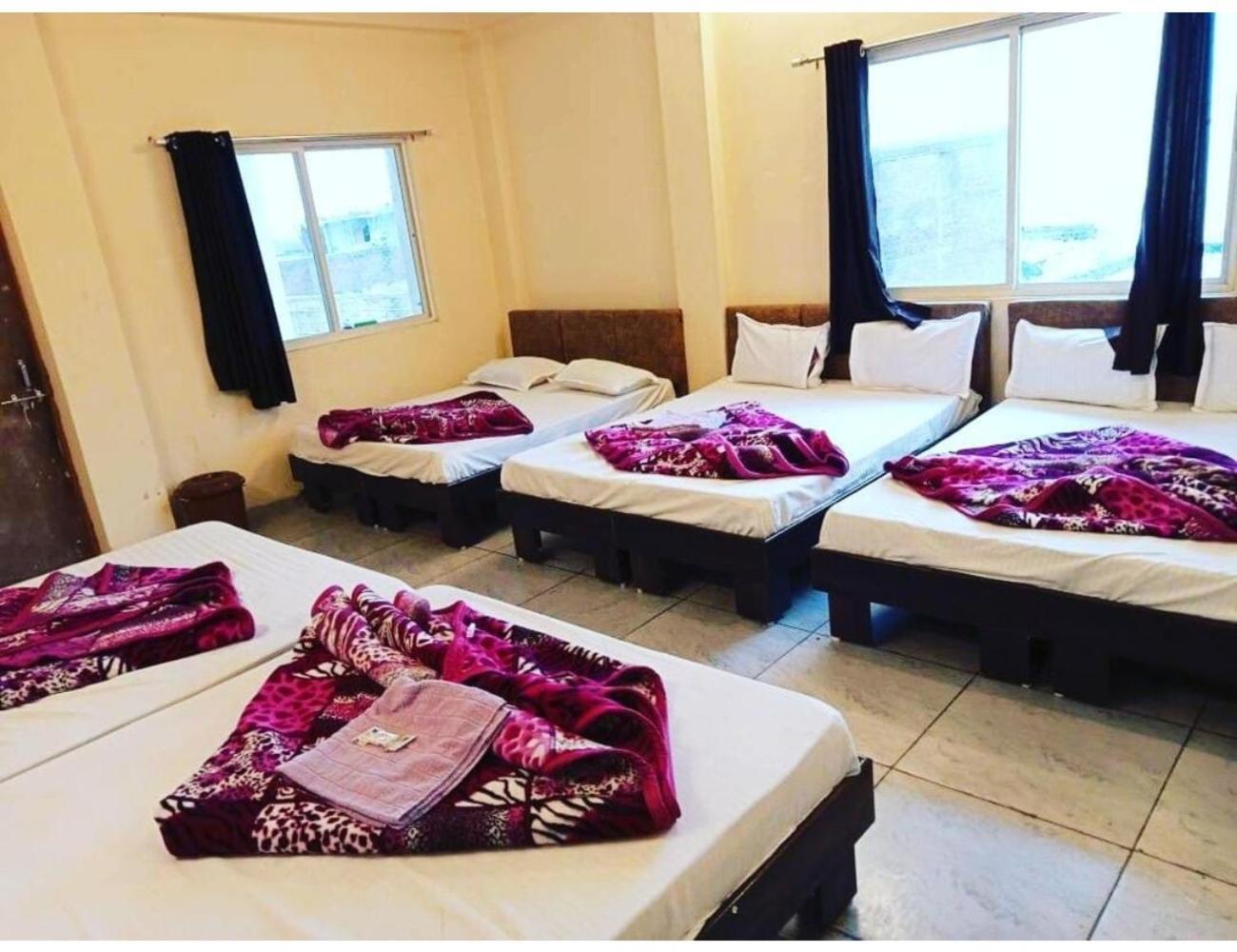 Hotel Mahakal Vishram, ウッジャイン エクステリア 写真